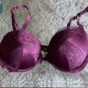 Victoria’s Secret straps push up bra